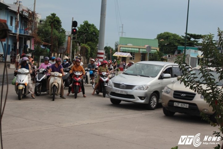 Nhung tuyen duong dep nhat Sai Gon dang bi xau di vi nhung hinh anh nay-Hinh-5