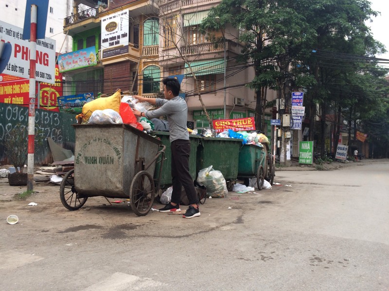 Ha Noi ngap rac chang khac gi duong lang-Hinh-10