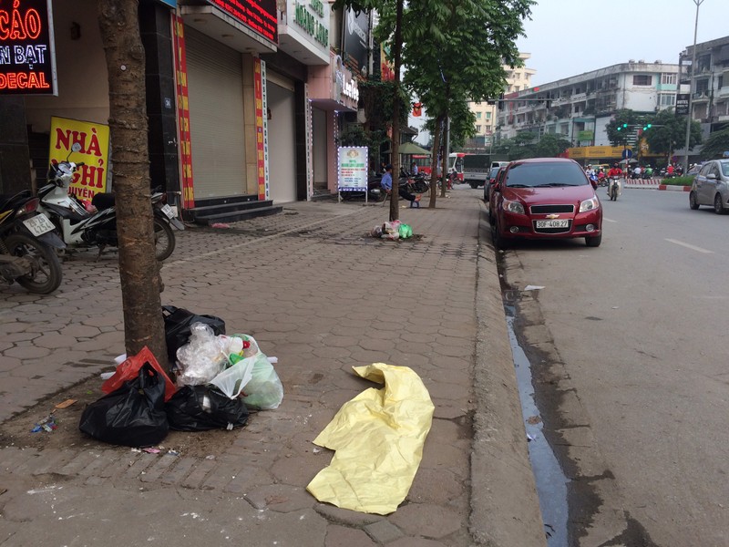 Ha Noi ngap rac chang khac gi duong lang-Hinh-9