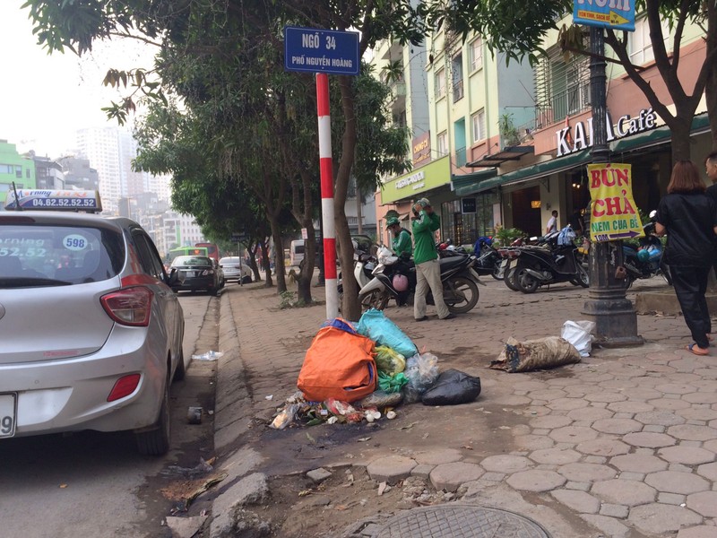 Ha Noi ngap rac chang khac gi duong lang