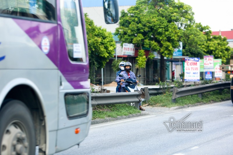 CSGT tiet lo nguyen nhan tai nan tham khoc o Hai Duong 6 nguoi chet-Hinh-5