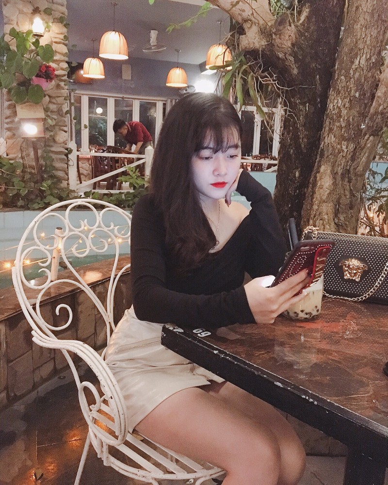 Nhan sac hotgirl moi gioi mai dam khong thua dien vien hoa hau-Hinh-10