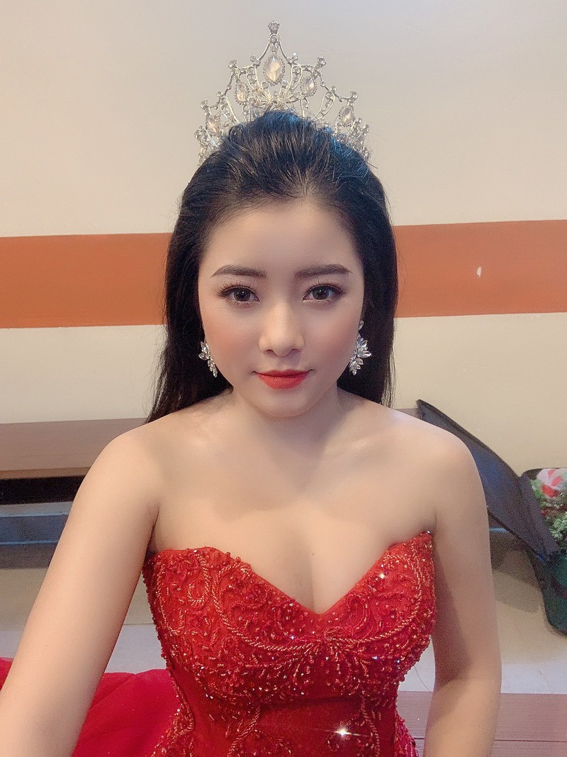 Nhan sac hotgirl moi gioi mai dam khong thua dien vien hoa hau-Hinh-6