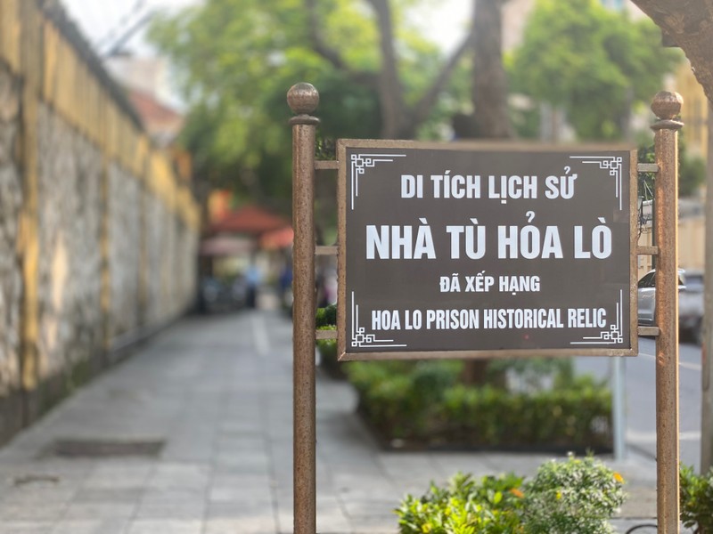 Tan muc di tich lich su Nha tu Hoa Lo dang 