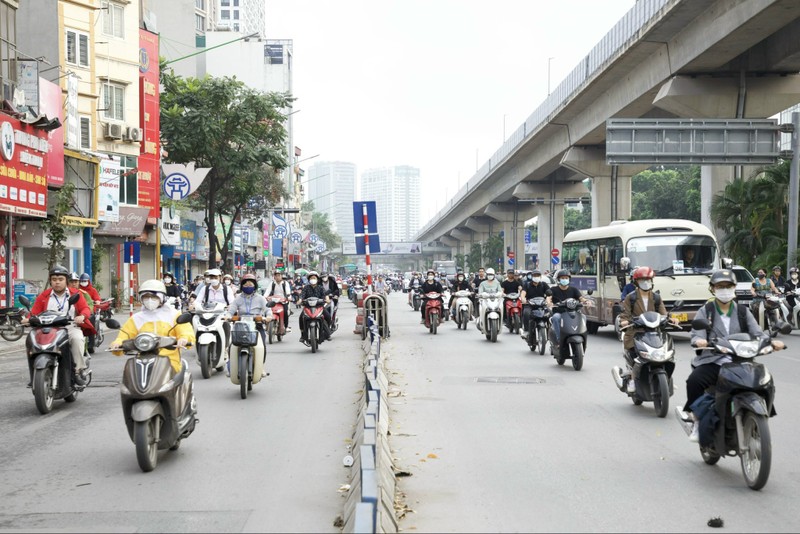 Duong Nguyen Trai o Ha Noi van hon loan sau gan 4 thang phan lan-Hinh-2