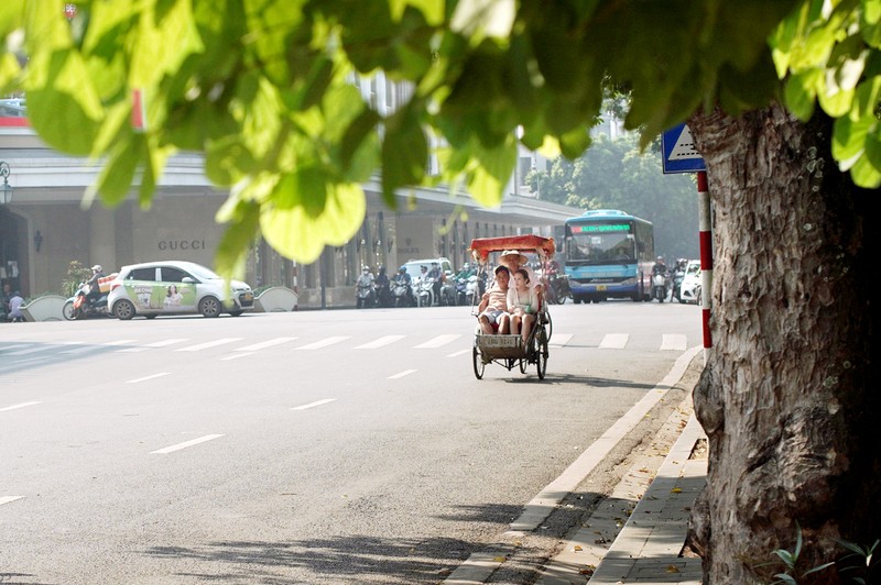 Chum anh TP Ha Noi thanh binh trong nang cuoi thu