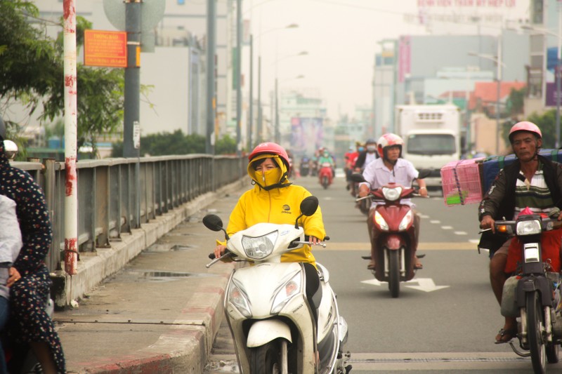 Sai Gon chim trong lop bui mu day dac nhu suong som Da Lat-Hinh-3