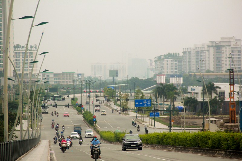 Sai Gon chim trong lop bui mu day dac nhu suong som Da Lat