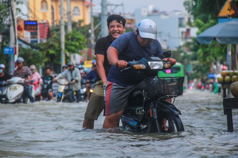 Can canh nhung noi kho cua nguoi Sai Gon khi trieu cuong dang cao 1,7 m-Hinh-10