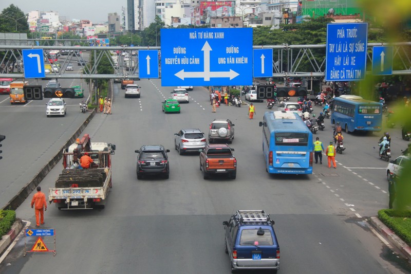 Anh: Nut giao truoc cau Sai Gon tam thoi “dong cua” de thi cong du an-Hinh-13