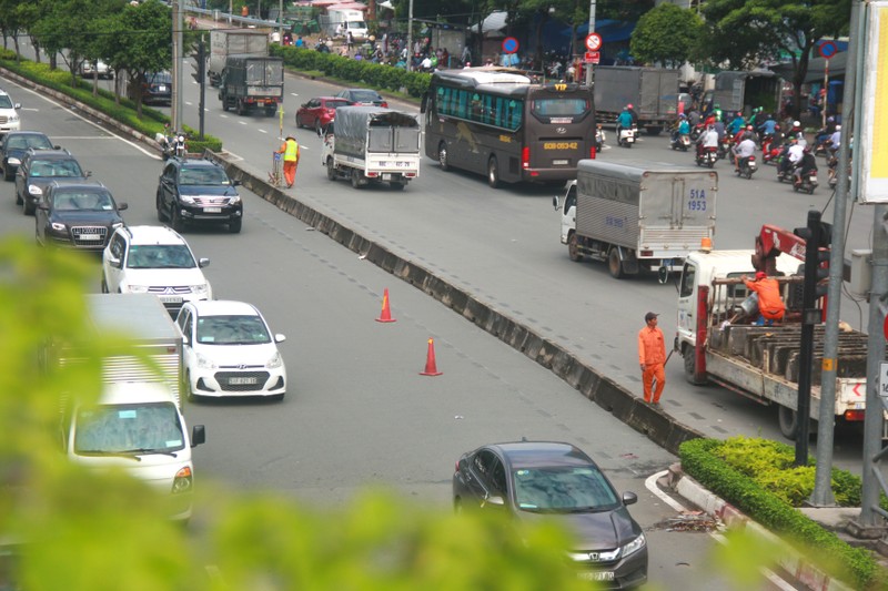 Anh: Nut giao truoc cau Sai Gon tam thoi “dong cua” de thi cong du an-Hinh-16