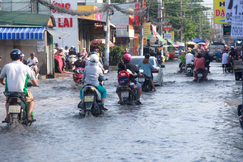 'Con duong dau kho' o Sai Gon, mua nho cung bien thanh song