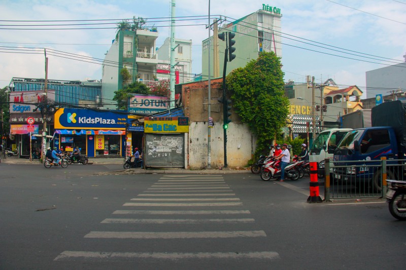 Can canh can nha 4 mat tien giua nga tu o Sai Gon duoc den bu 5,1 ti dong-Hinh-10