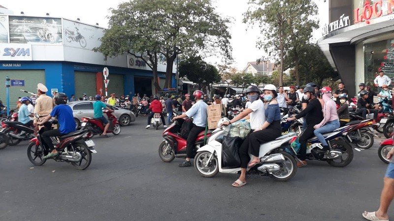 Hien truong vu truong bi sap, hang chuc nguoi bi chon vui o Vung Tau-Hinh-2