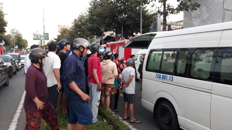 Hien truong vu truong bi sap, hang chuc nguoi bi chon vui o Vung Tau-Hinh-8