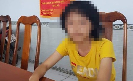 Nu sinh lop 8 Thanh Hoa thoat khoi bon buon nguoi, goi dien ve cau cuu bo