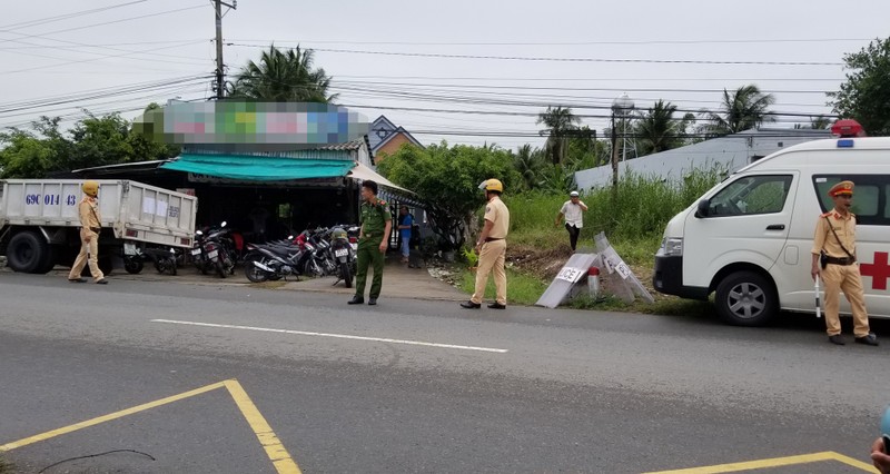 Doan cuong che o Ca Mau bi chu nha tat xang roi phong hoa dot-Hinh-2