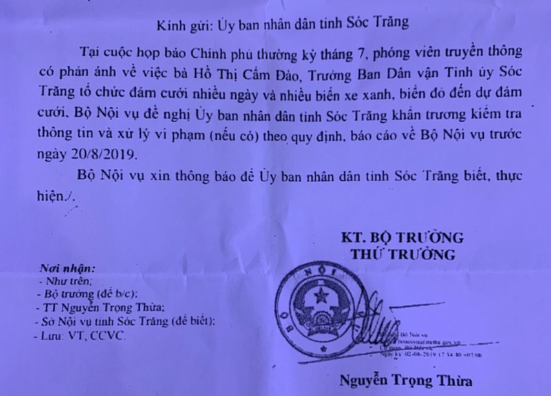 Tat ca can bo lay xe bien xanh di dam cuoi con trai Truong doan DBQH Soc Trang xin rut kinh nghiem-Hinh-4