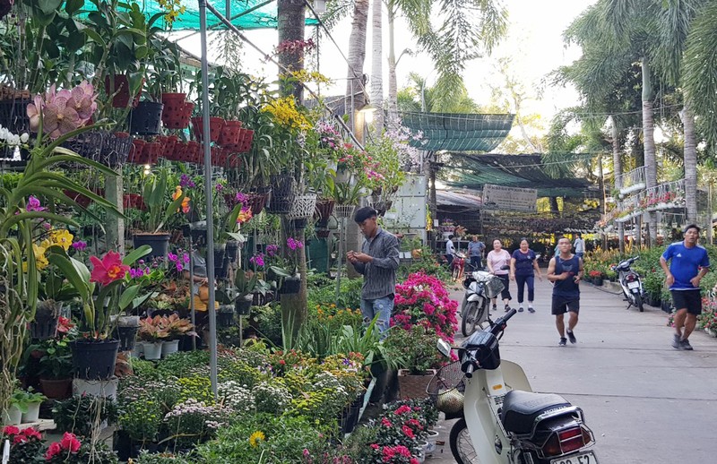 Hang chuc ho kinh doanh o Ho Nuoc Ngot nhan thong bao di doi tai san ngay can Tet