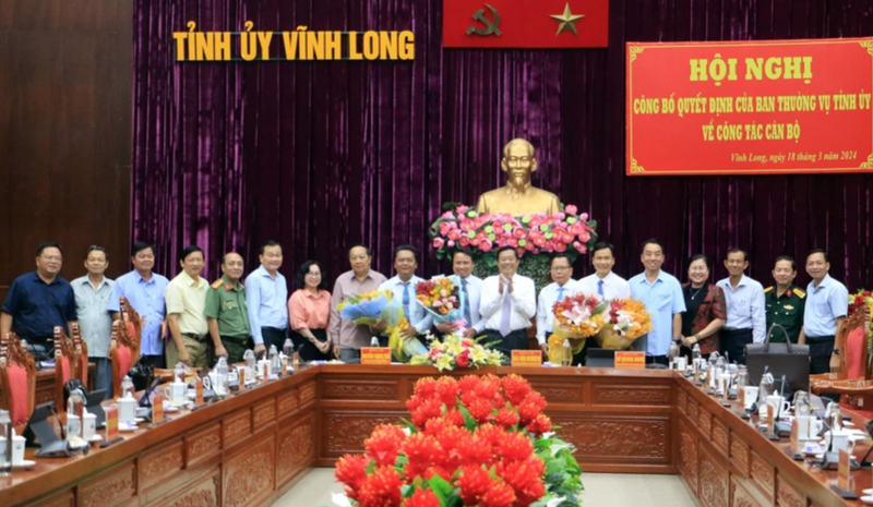 Luan chuyen, bo nhiem nhieu can bo chu chot tinh Vinh Long