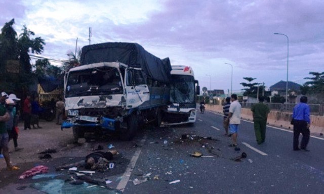 Kinh hai 110 nguoi thiet mang do TNGT trong 4 ngay nghi Tet