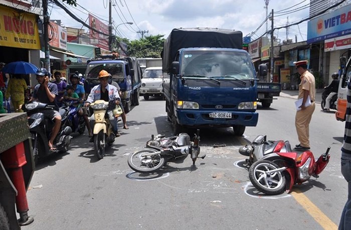 Giao thong 9 ngay Tet: 276 vu tai nan, 183 nguoi chet, bi thuong 241 nguoi