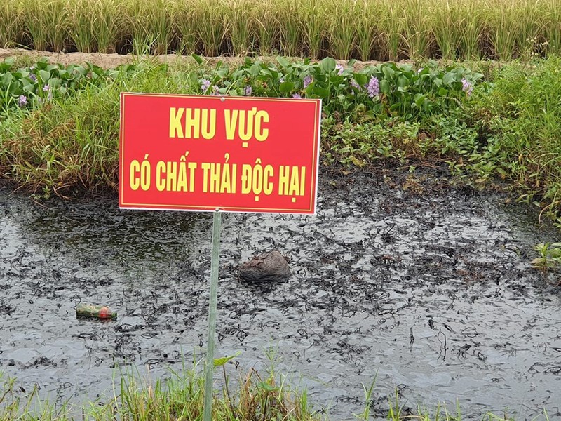 Xuat hien phuong tien nghi la thu pham do chat thai doc hai o Hai Phong