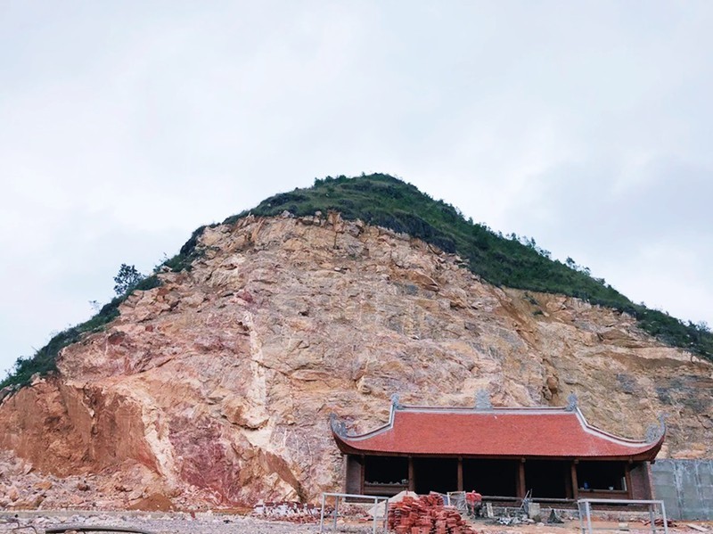 Khu du lich tam linh Lung Cu: Ha Giang bao dung quy hoach, nguoc voi Bo VHTTDL