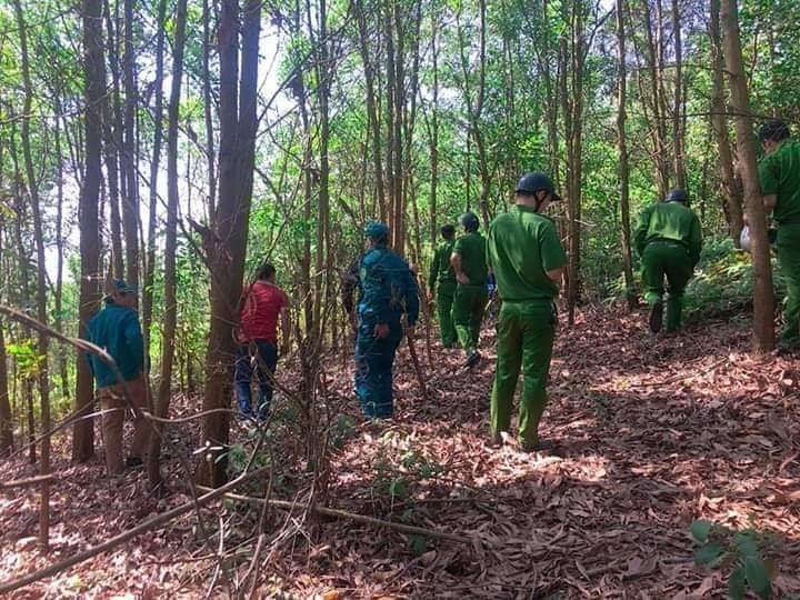 Nu tai xe taxi bi troi tren nui: Doi tuong rut dao doa 'duoc thue giet gia 100 trieu'