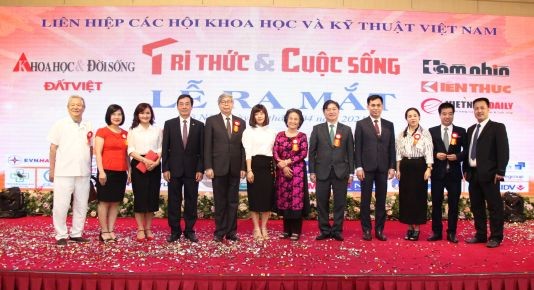 Long trong Le ra mat Bao Tri thuc va Cuoc song-Hinh-5