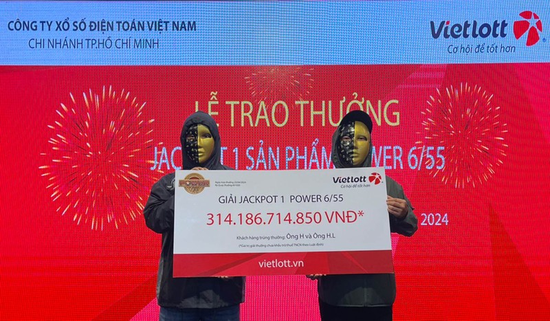 Vietlott lien tiep tim ra nhung ve so trung giai doc dac nam 2024