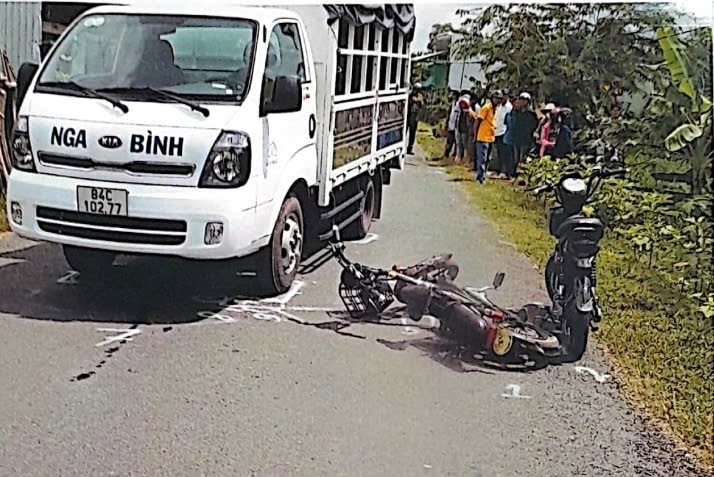 VKSND Tối cao yêu cầu điều tra lại vụ TNGT khiến nữ sinh tử vong tại Vĩnh Long - Hình 2 VKSND Toi cao yeu cau dieu tra lai vu TNGT khien nu sinh tu vong tai Vinh Long-Hinh-2