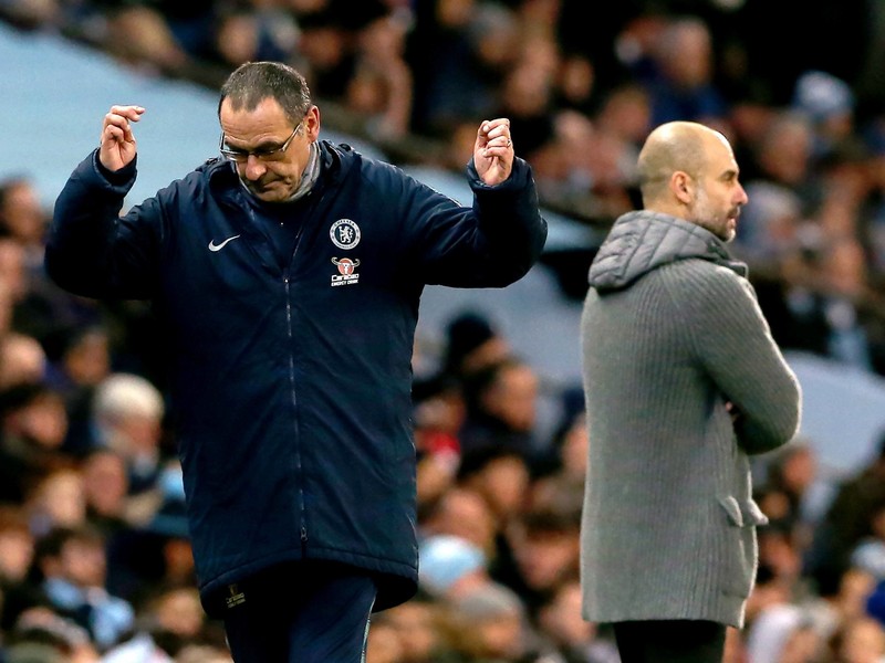 Chelsea thua soc Man City, HLV Sarri cong khai xin loi nguoi ham mo-Hinh-2