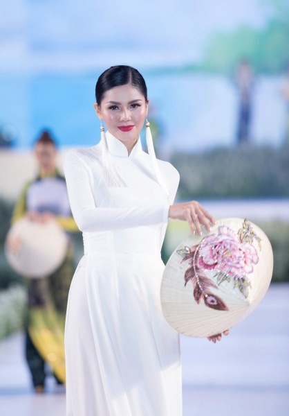 Festival Ao dai 2019: Quy tu hang tram hoa hau, nguoi mau, dien vien noi tieng-Hinh-5