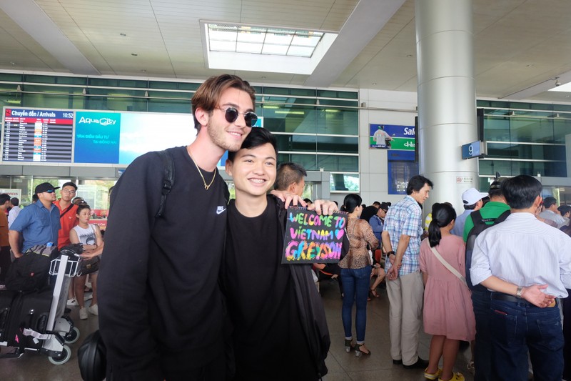 'Than dong am nhac' Greyson Chance bat ngo xuat hien tai Viet Nam-Hinh-2