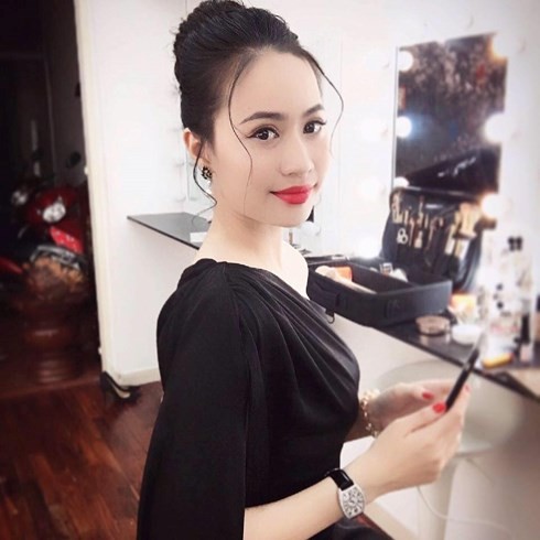 Gu thoi trang nong bong chet nguoi cua hotgirl ban gai moi Quang Hai-Hinh-7