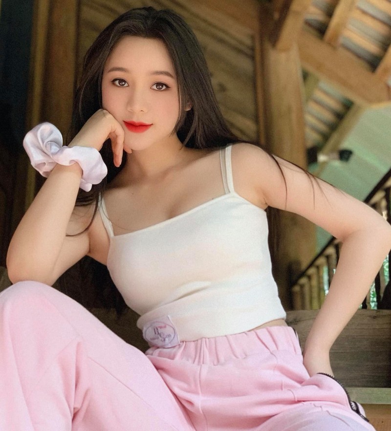 Gu thoi trang goi cam cua Quynh Kool trong Huong Duong Nguoc Nang-Hinh-3