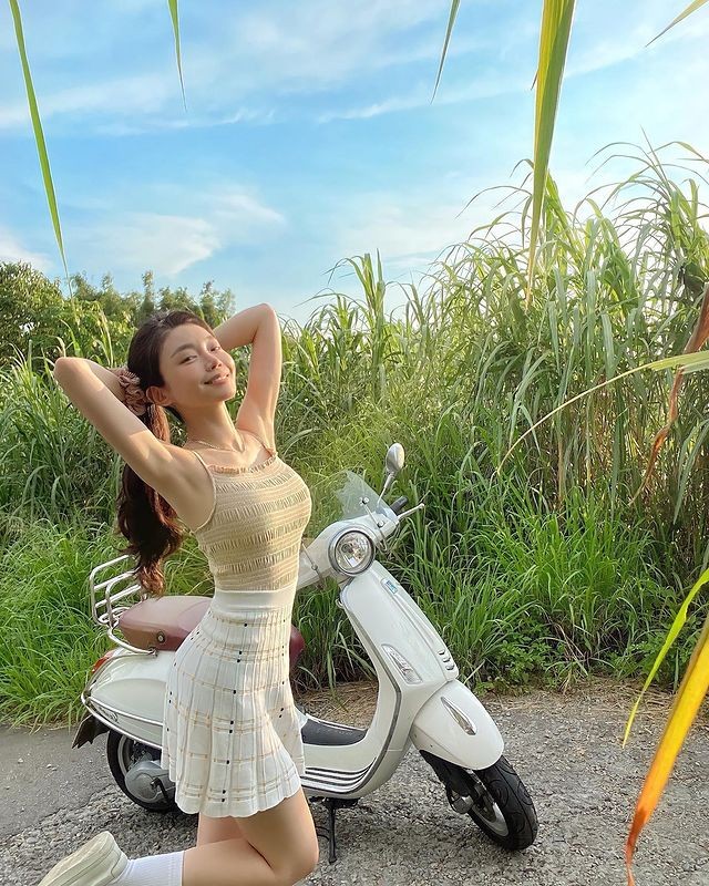 Nu tiep vien hang khong voi phong cach thoi trang cuc chuan-Hinh-5