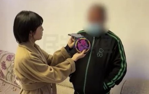 Chuyen la: Yeu nhau 1 nam moi biet ban gai la vo ban than