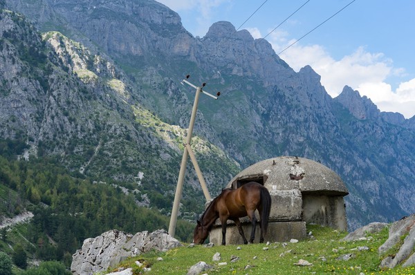 Kham pha Boongke tranh bom hat nhan cua Albania-Hinh-6