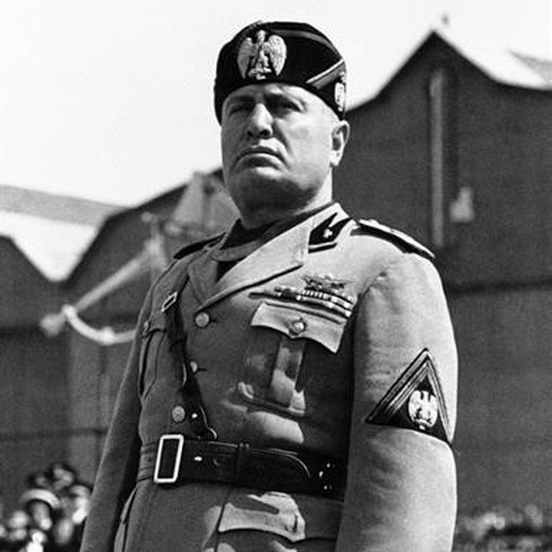 So phan con trai ke doc tai phat xit Mussolini ra sao?-Hinh-7