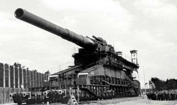 Nhìn lại loạt vũ khí mang tham vọng trên chiến trường của phát xít Đức - Hình 2 Nhin lai loat vu khi mang tham vong tren chien truong cua phat xit Duc-Hinh-2
