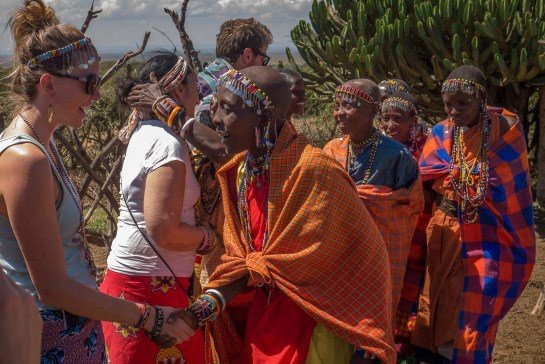 Vi sao bo toc nguoi Maasai lay phan trau bo de xay nha?-Hinh-9