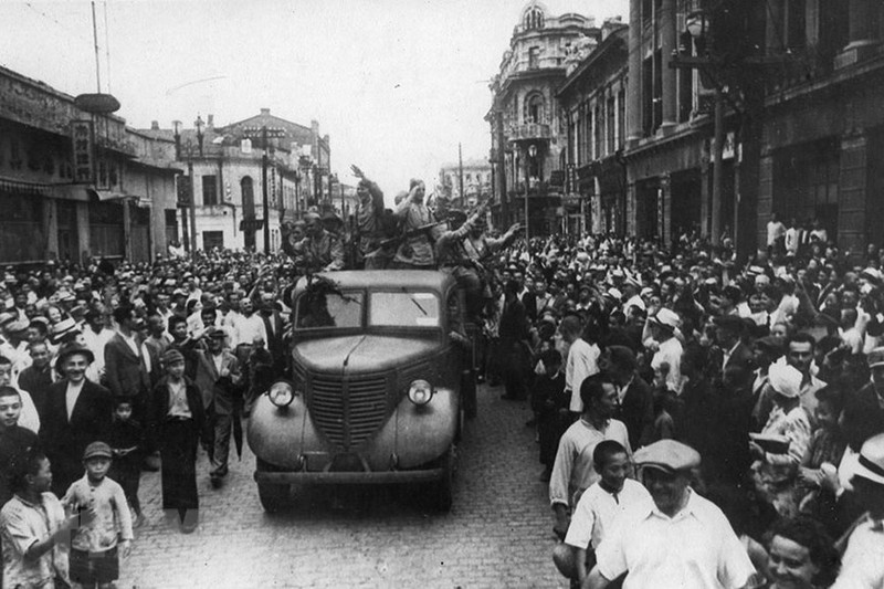 Nam 1945, Nhat hoang noi gi trong tuyen bo dau hang quan Dong minh?-Hinh-4