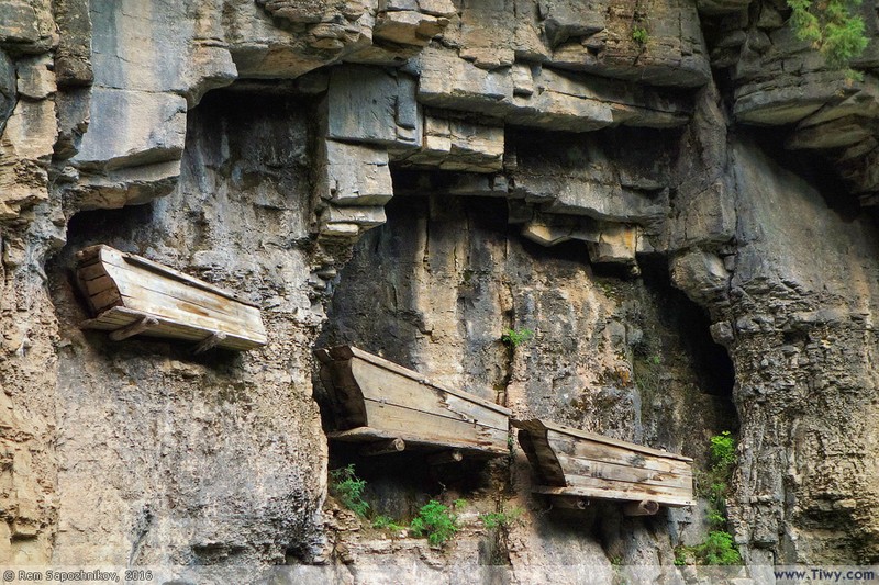 La lung nhung quan tai lo lung tren vach da-Hinh-4