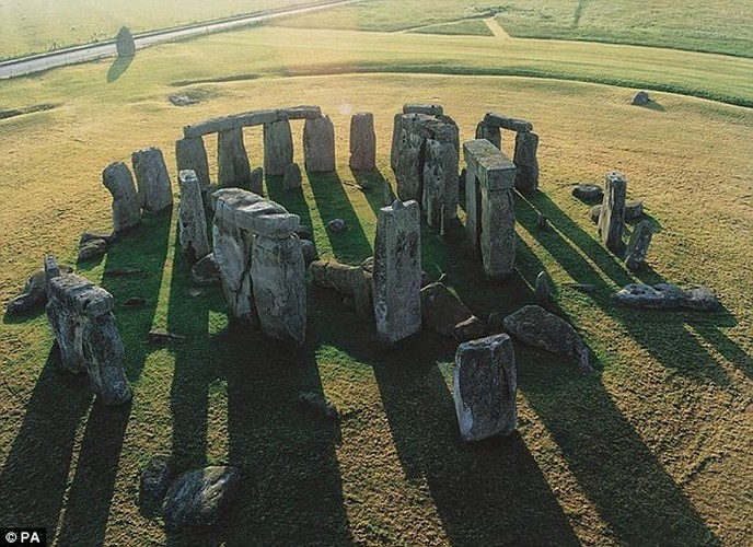 Loi giai chan dong ve bi mat bai da co Stonehenge