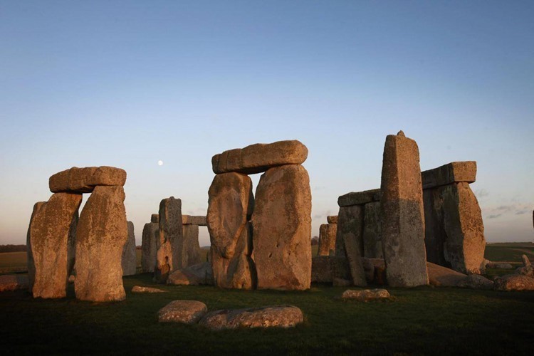 He lo nguoi bo tien mua bai da co Stonehenge va tang cho nuoc Anh-Hinh-3