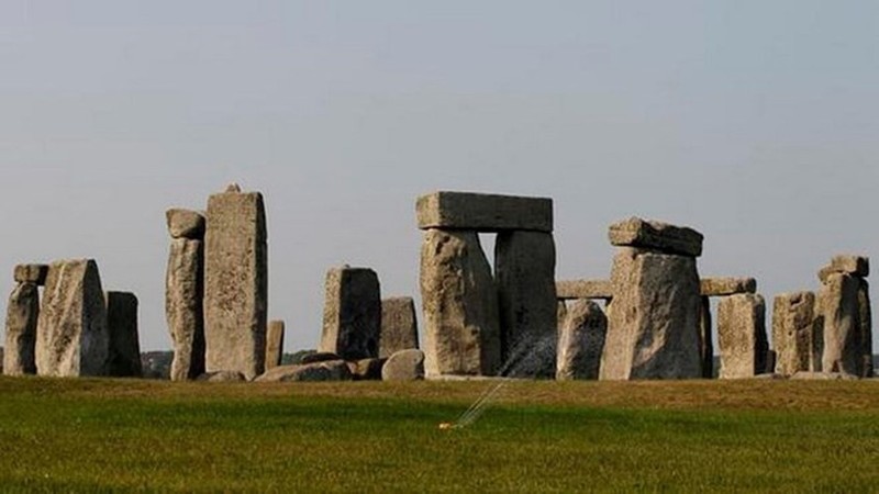 He lo nguoi bo tien mua bai da co Stonehenge va tang cho nuoc Anh-Hinh-6