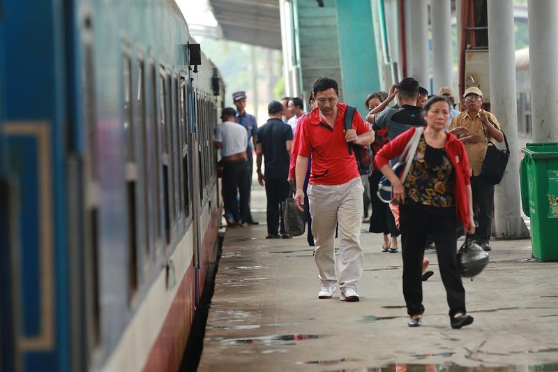 Boi hoi ngam loat anh thoi xua cu ga Ha Noi xua cu truoc khi di doi-Hinh-3