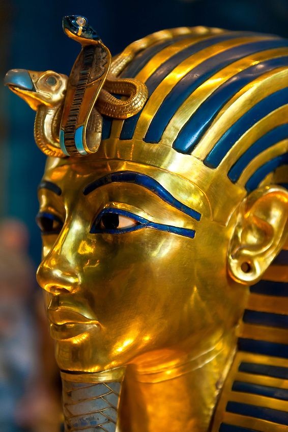 Chuyen gia roi nao chi tiet ky quai tren mat na vang Tutankhamun-Hinh-7